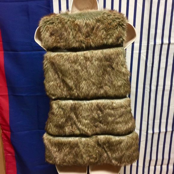 Members Only Faux Fur Vest NWOT - Picture 4 of 7